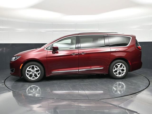 Used 2020 Chrysler Pacifica Touring-L w/ Tire & Wheel Group image 6