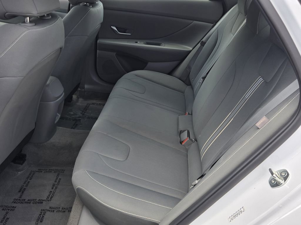 Certified 2024 Hyundai Elantra SEL FWD image 12