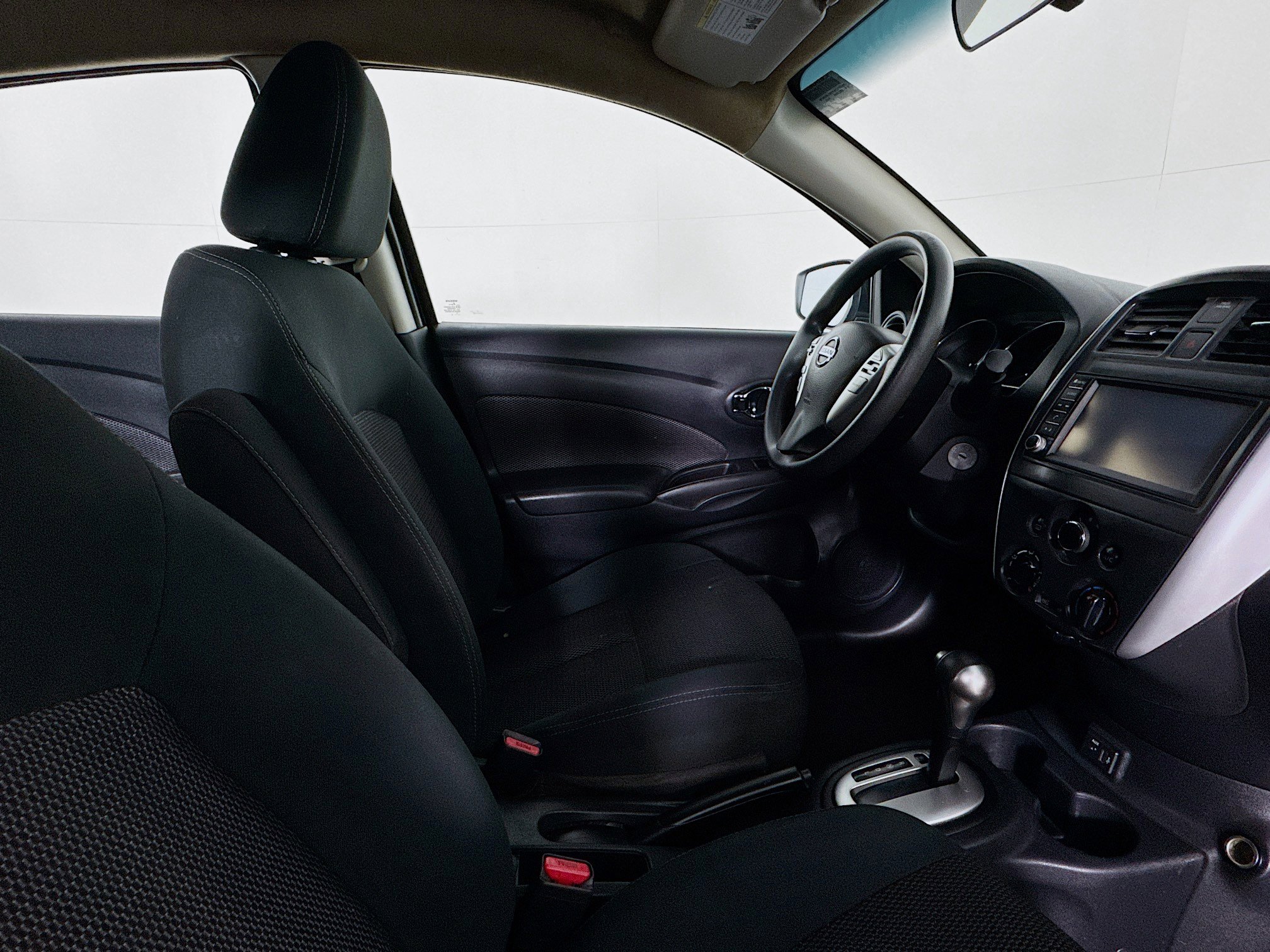 Used 2019 Nissan Versa SV image 27