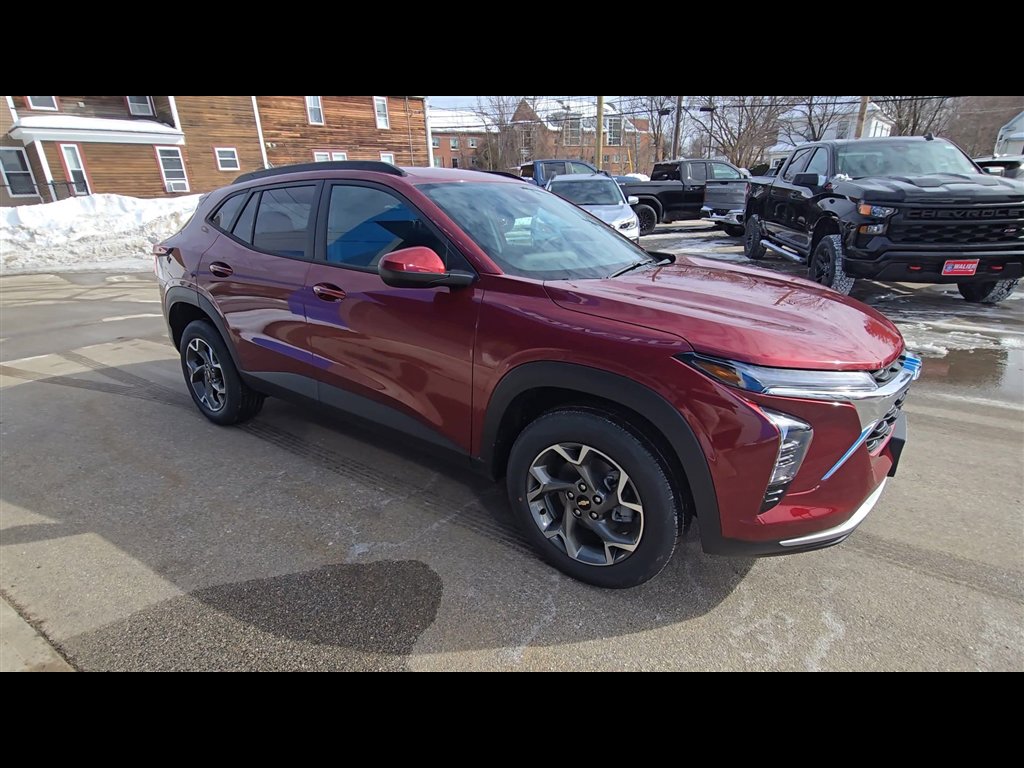 New 2025 Chevrolet Trax LT w/ LT Convenience Package image 2