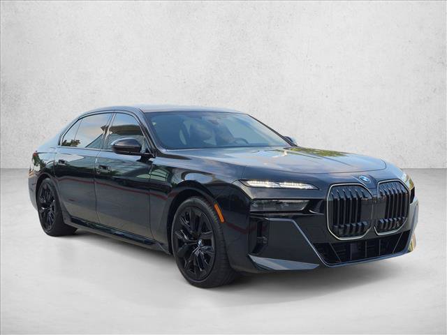Certified 2025 BMW 760i xDrive w/ Executive Package AWD/4WD image 3