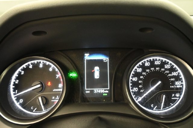 Used 2024 Toyota Camry SE FWD image 9