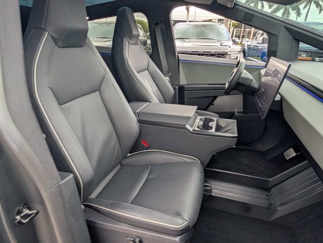 Used 2024 Tesla Cybertruck AWD Crew Cab image 14