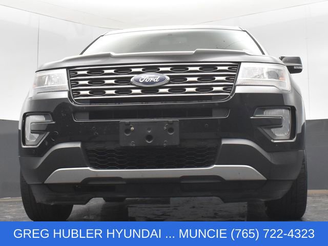 Used 2017 Ford Explorer XLT w/ Equipment Group 202A AWD/4WD image 21