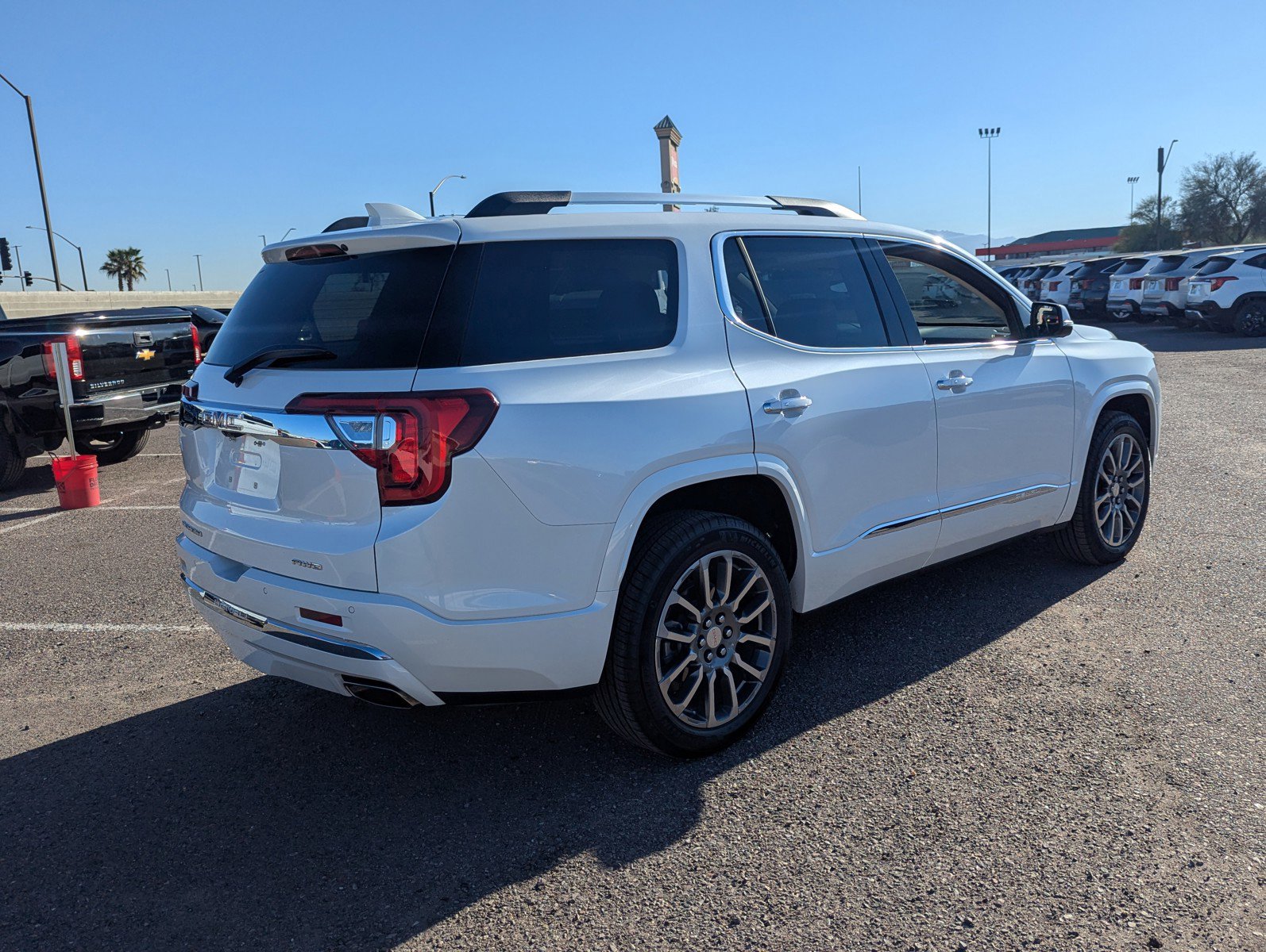 Used 2021 GMC Acadia Denali w/ Denali Ultimate Package image 4