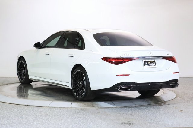Used 2024 Mercedes-Benz S 580e 4MATIC Sedan image 2