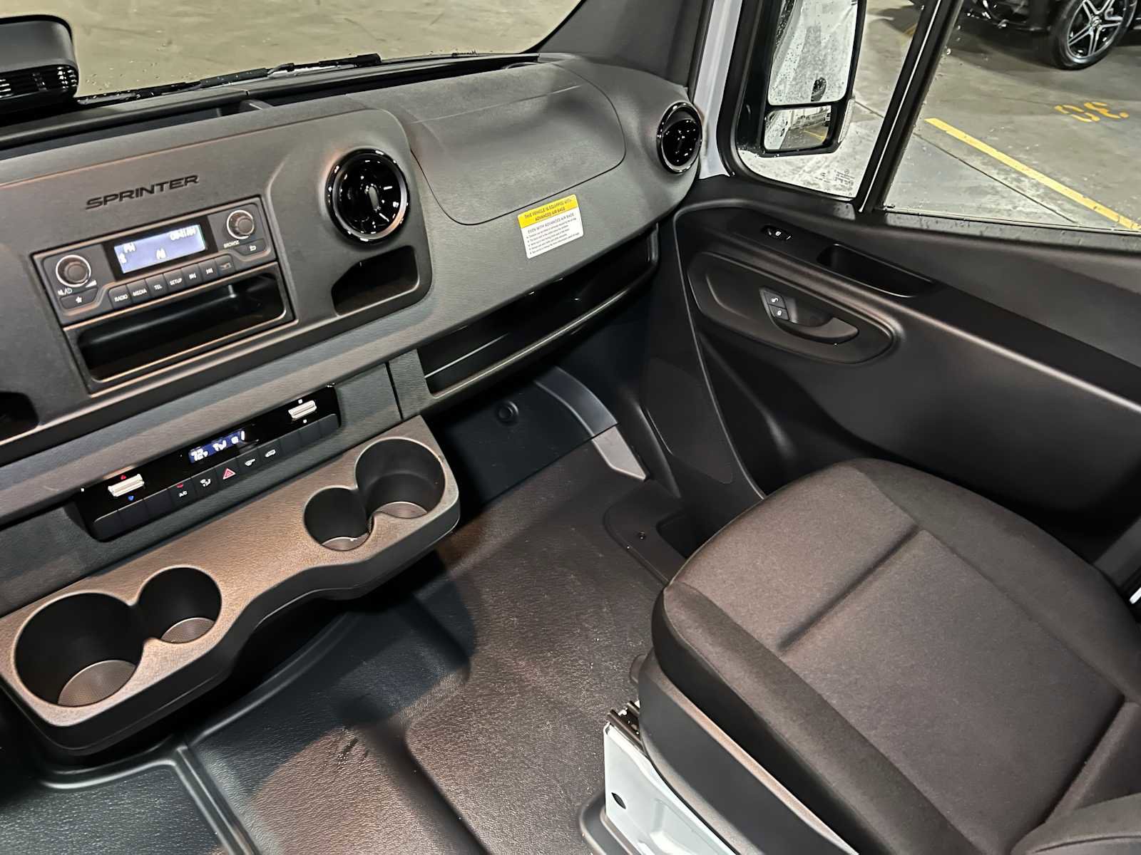 Used 2025 Mercedes-Benz Sprinter 2500 image 32