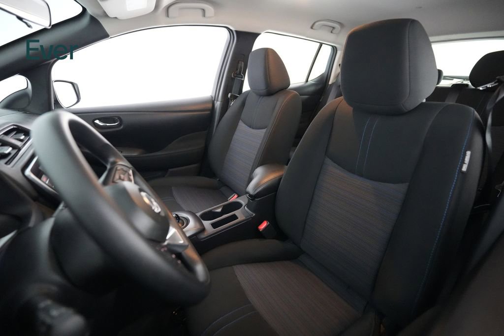 Used 2025 Nissan Leaf S FWD image 4