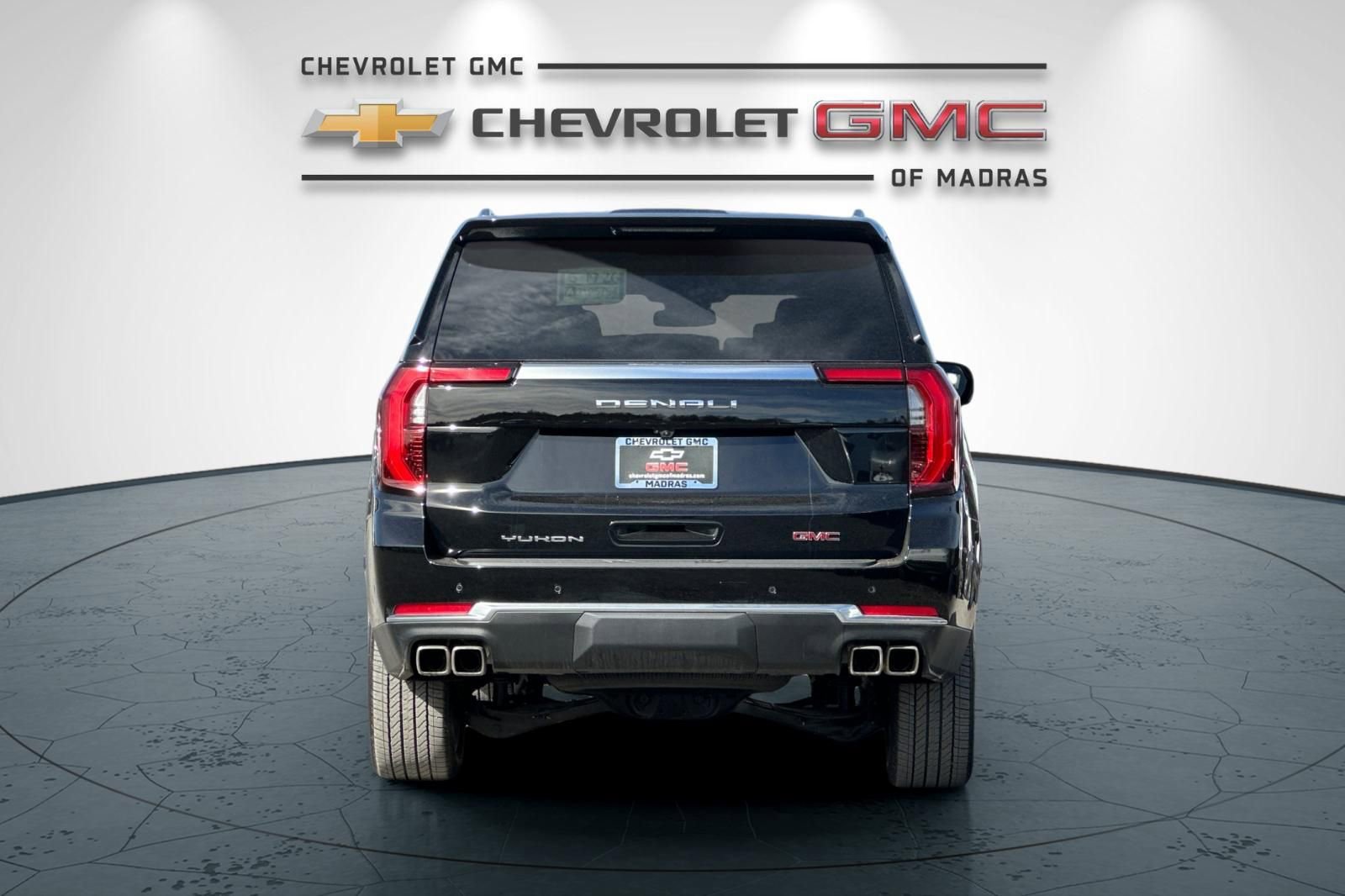 Used 2026 GMC Yukon XL Denali w/ Sun & Power Step Package AWD/4WD image 4