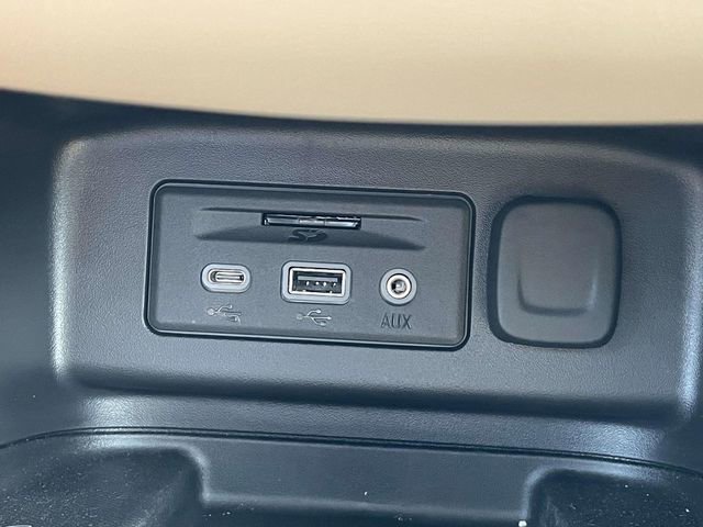 Certified 2024 Chevrolet Equinox Premier FWD image 23