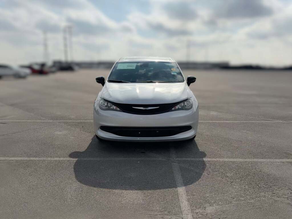 New 2026 Chrysler Voyager LX image 2