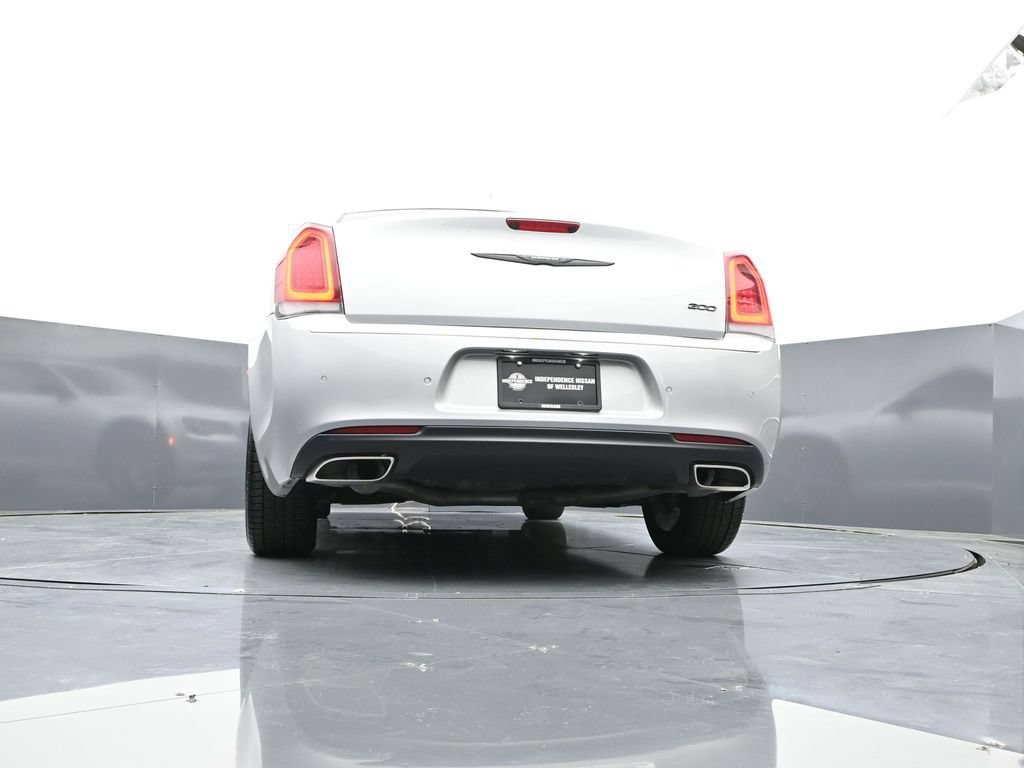 Used 2023 Chrysler 300 Touring w/ Safetytec Plus Group RWD image 45