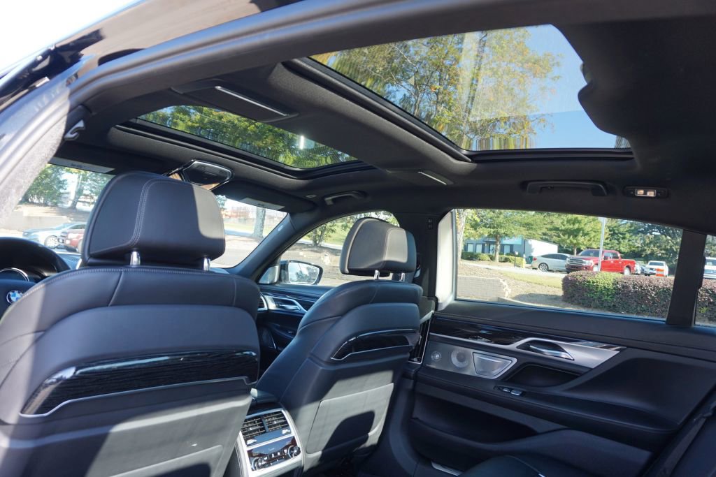 Used 2017 BMW 750i RWD image 20