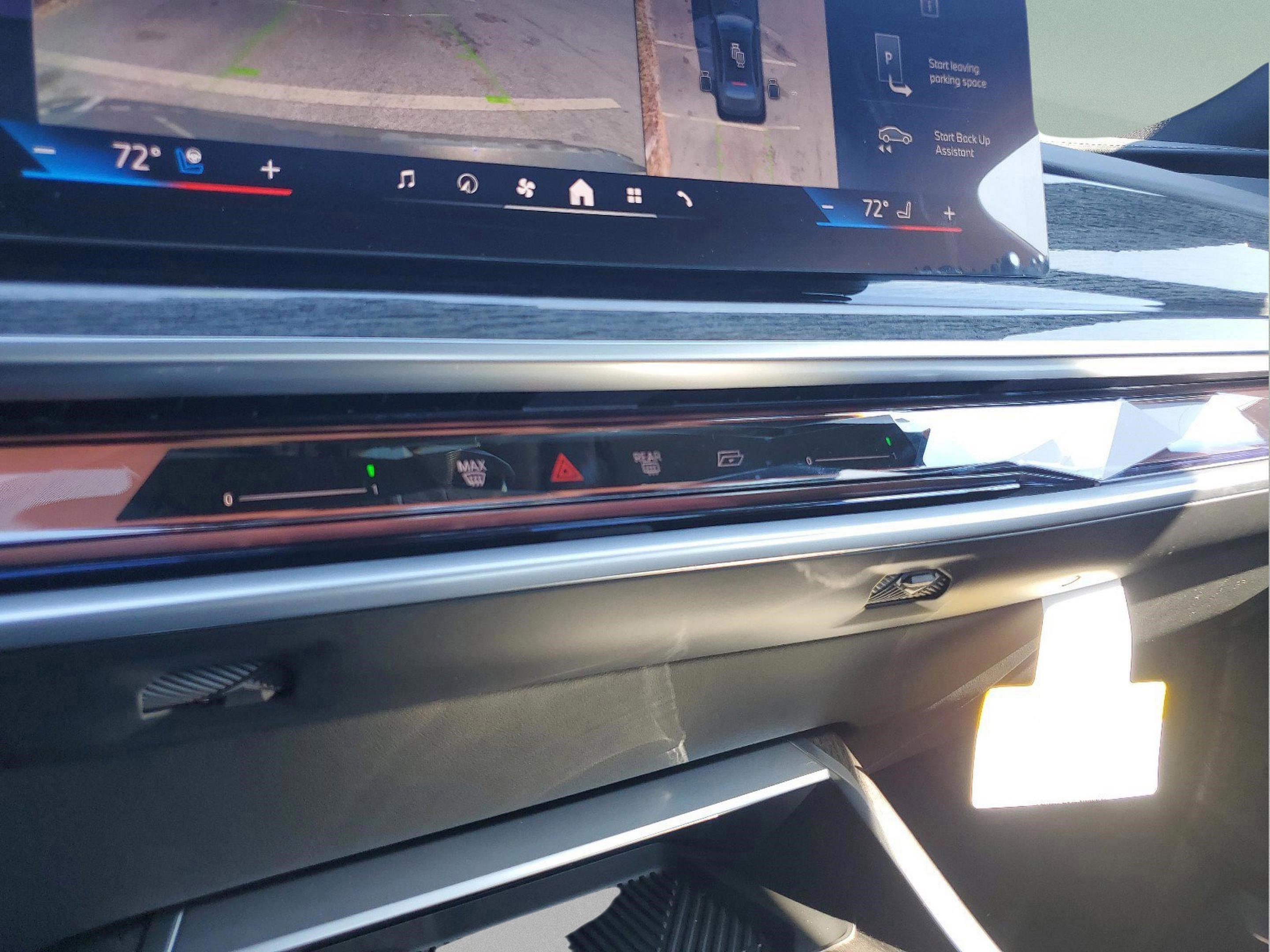 Used 2025 BMW 750e xDrive 750e xDrive image 28