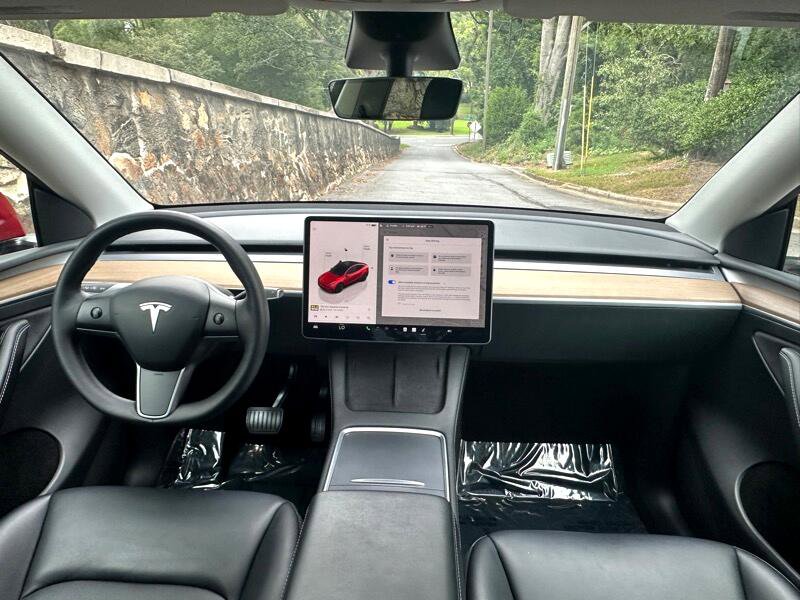 Used 2023 Tesla Model Y Long Range image 3