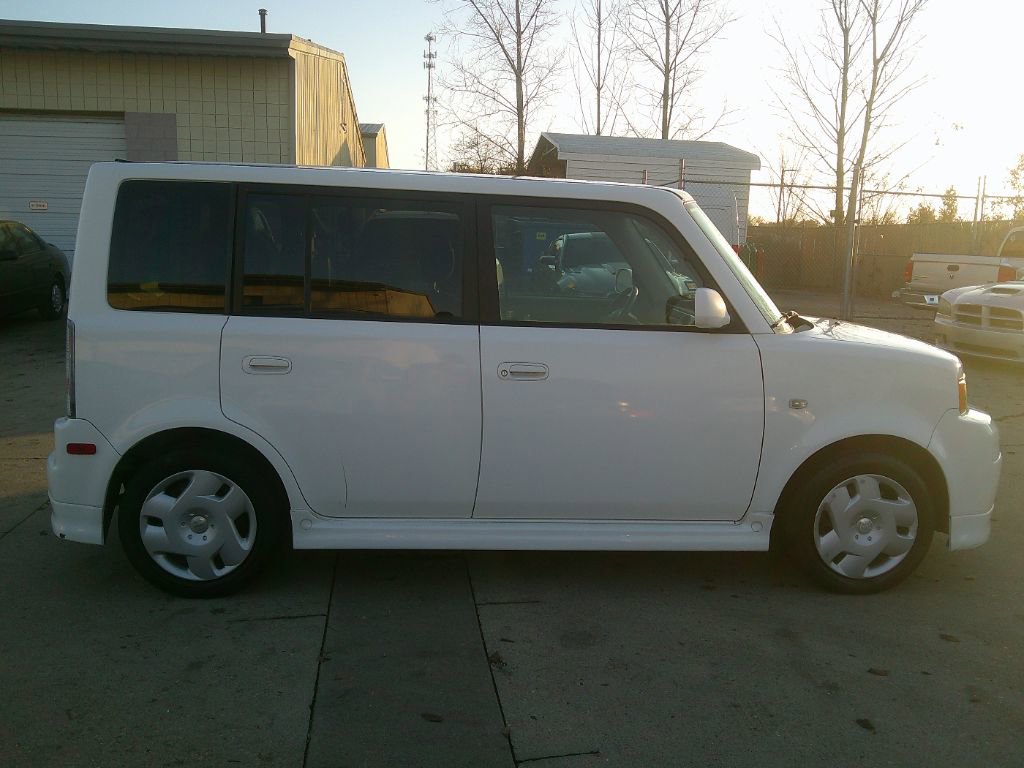 Used 2005 Scion xB Base image 4