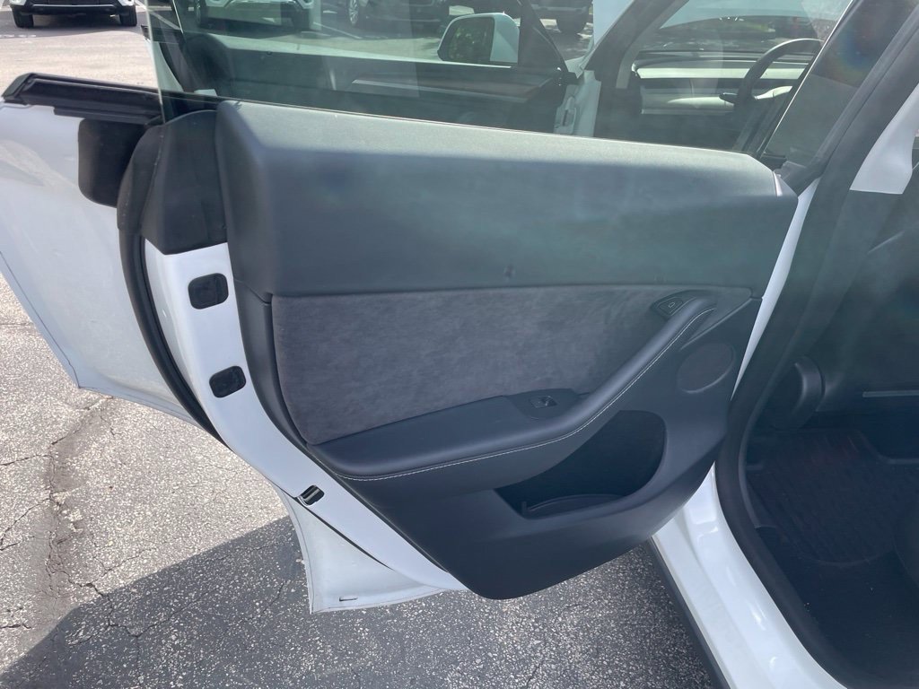 Used 2023 Tesla Model Y Long Range AWD/4WD image 15