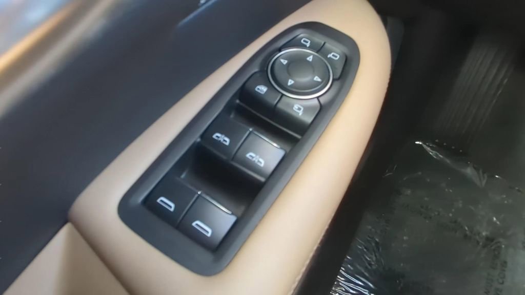 Used 2019 Cadillac XT5 Platinum image 16