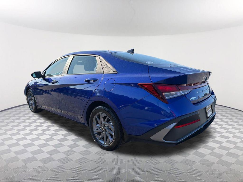 Used 2024 Hyundai Elantra SEL image 7
