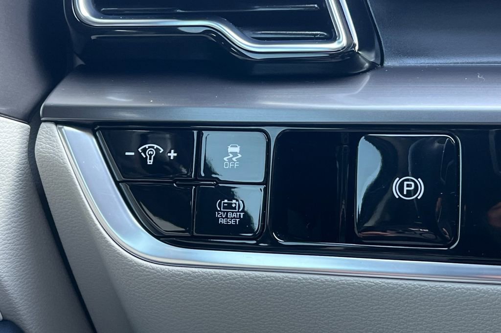 Used 2023 Kia Sportage EX image 32