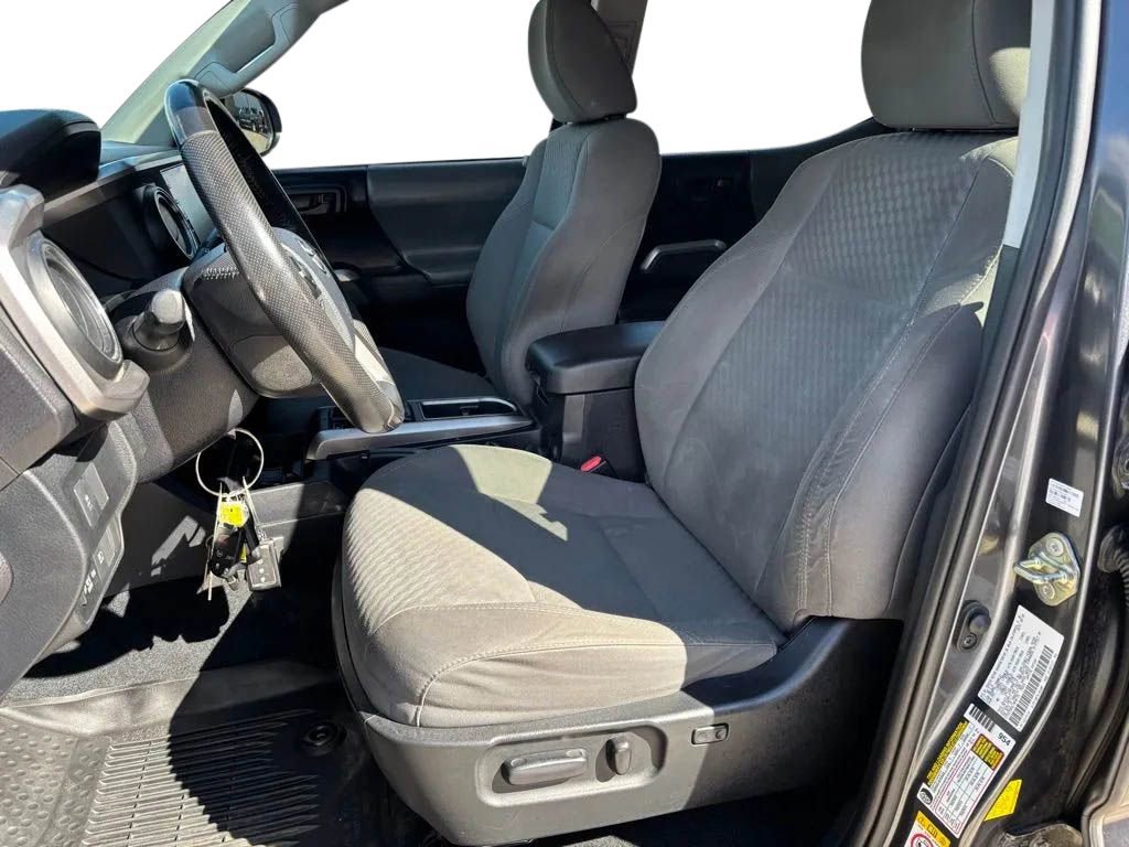 Used 2020 Toyota Tacoma SR5 image 24