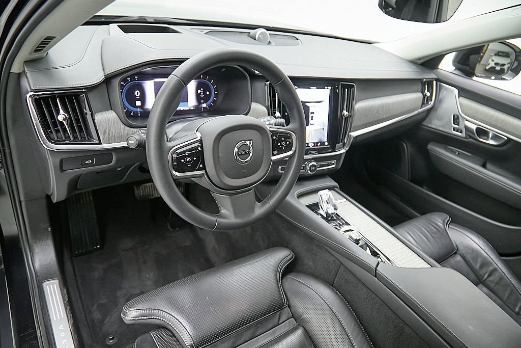 Certified 2024 Volvo V90 B6 Cross Country Ultimate image 12