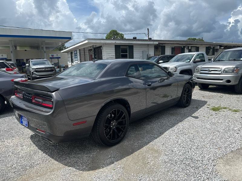 Used 2016 Dodge Challenger SXT w/ Blacktop Package RWD image 4