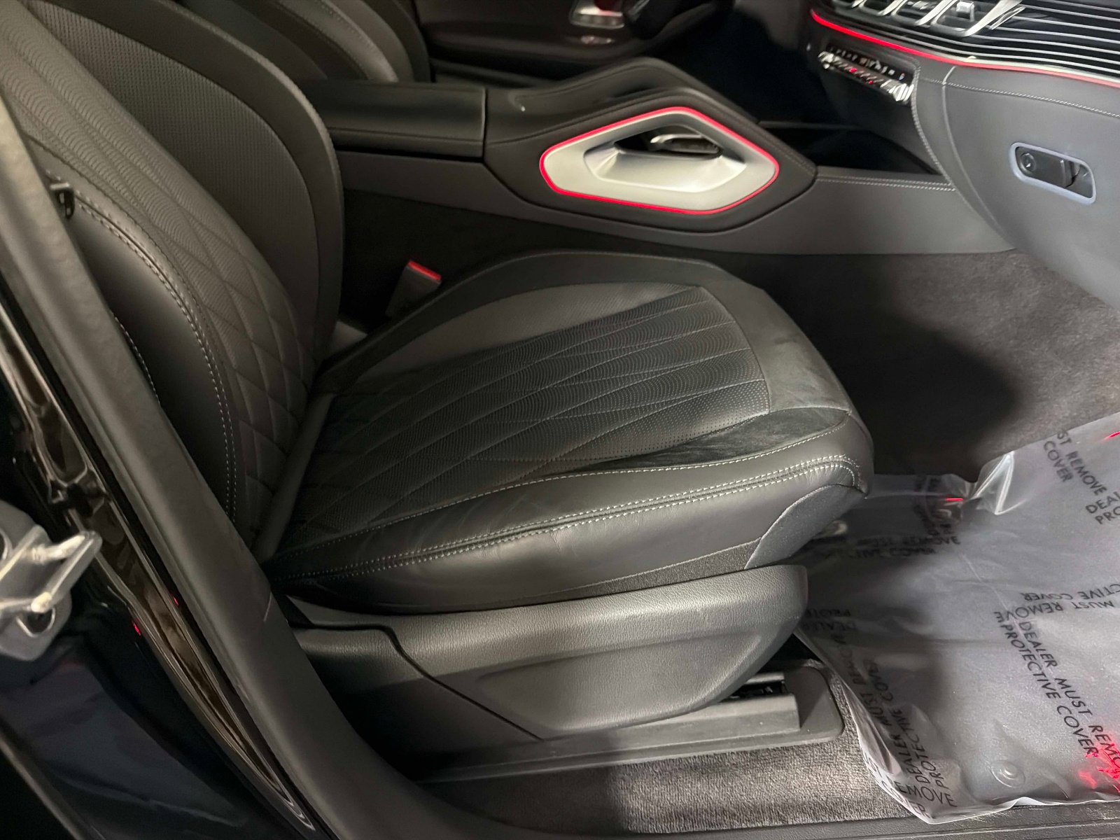 Used 2024 Mercedes-Benz GLS 63 AMG 4MATIC image 24