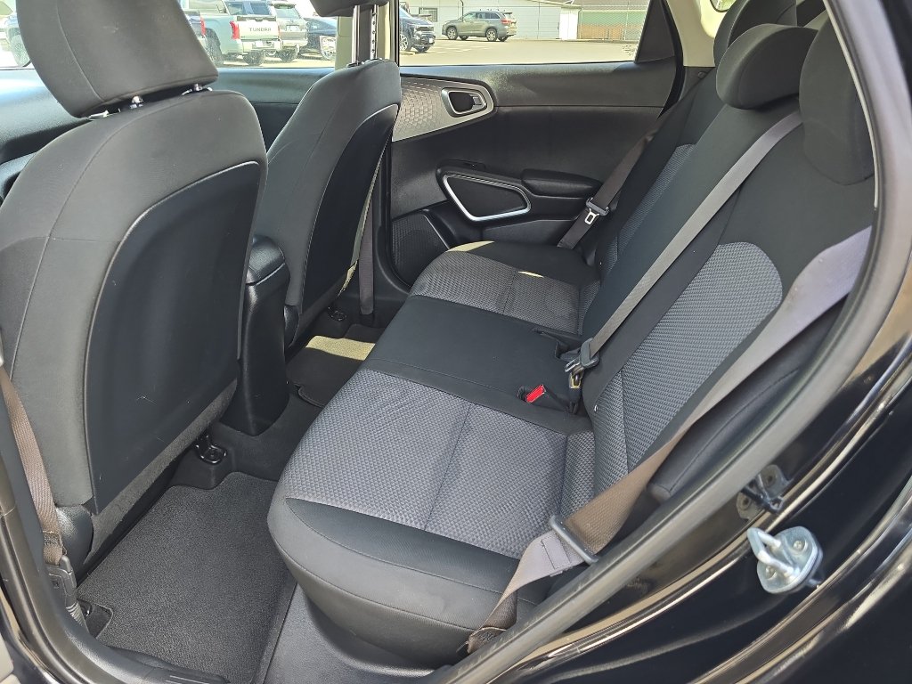 Used 2021 Kia Soul LX FWD image 17