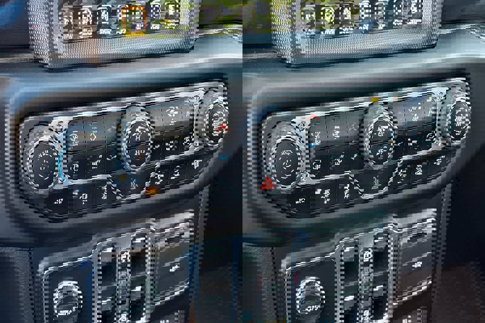 Used 2023 Jeep Wrangler Rubicon 392 image 25