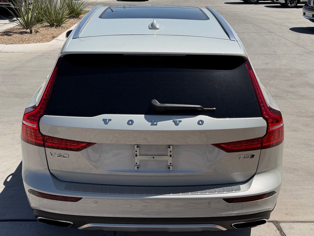 Used 2020 Volvo V60 T5 Cross Country AWD/4WD image 6