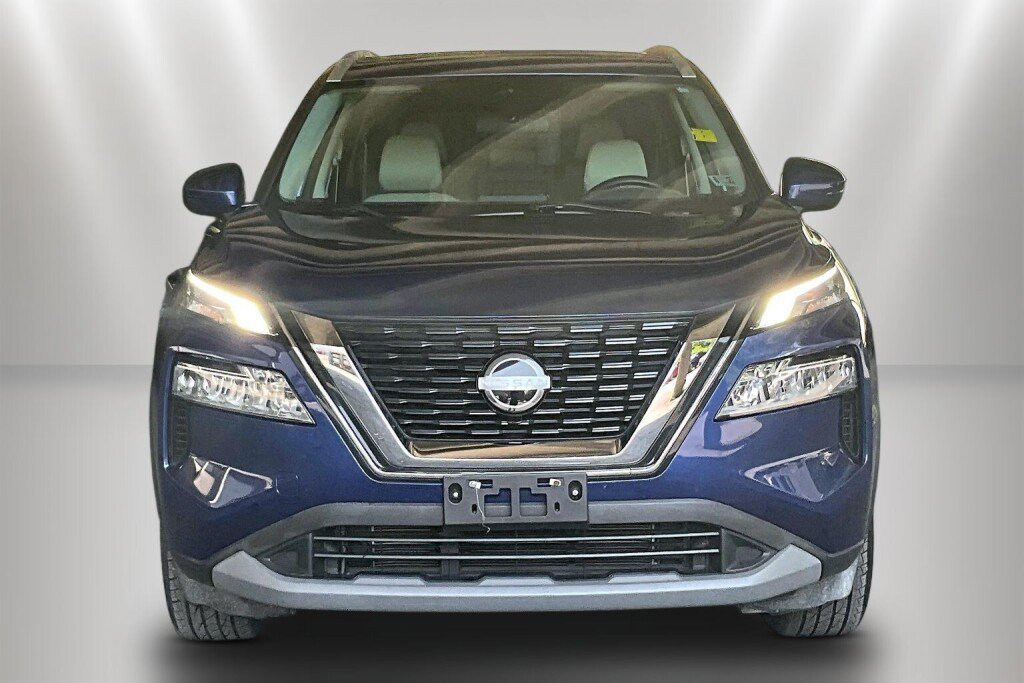Used 2023 Nissan Rogue SV w/ SV Premium Package AWD/4WD image 2