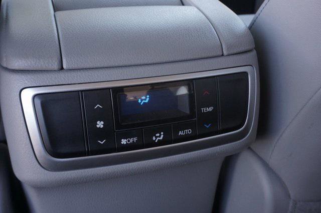 Certified 2019 Toyota Highlander Plus FWD image 26