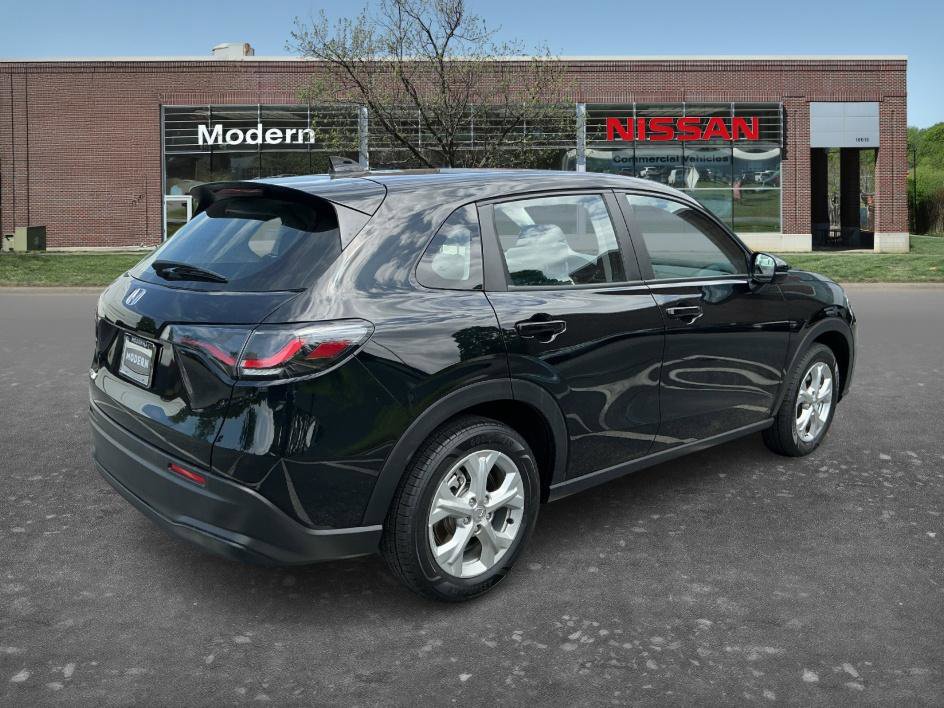 Used 2025 Honda HR-V LX image 4