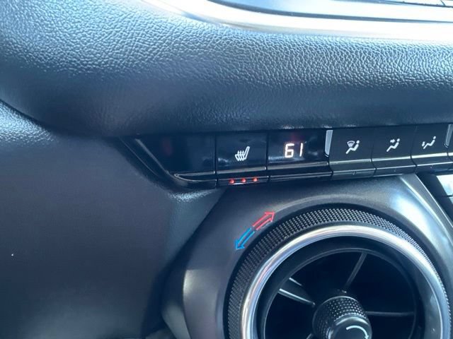 Used 2019 Chevrolet Blazer LT w/ Sound & Technology Package FWD image 6