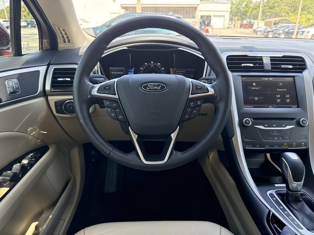 Used 2015 Ford Fusion SE w/ Equipment Group 202A FWD image 17