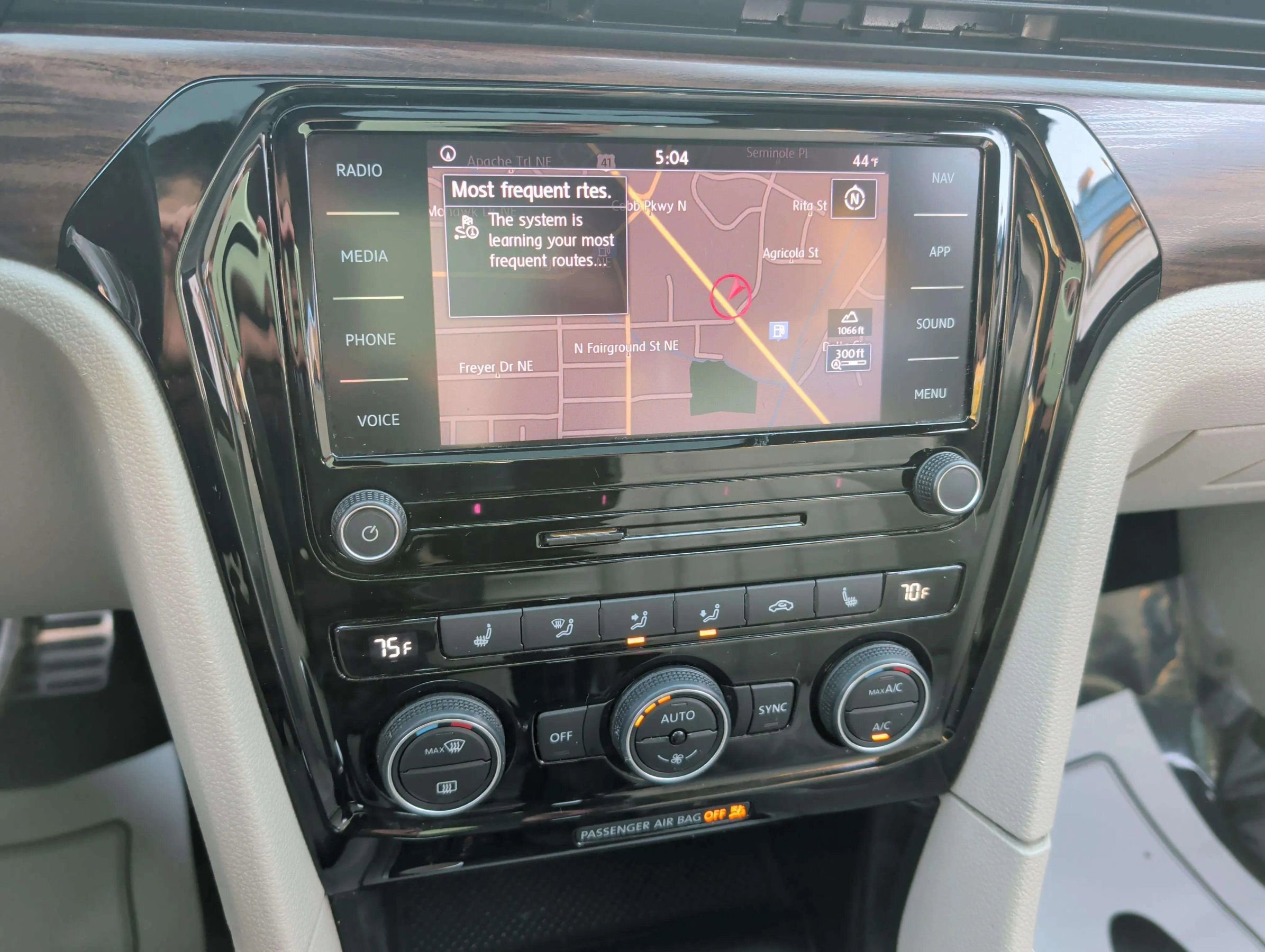 Used 2020 Volkswagen Passat 2.0T SEL image 14