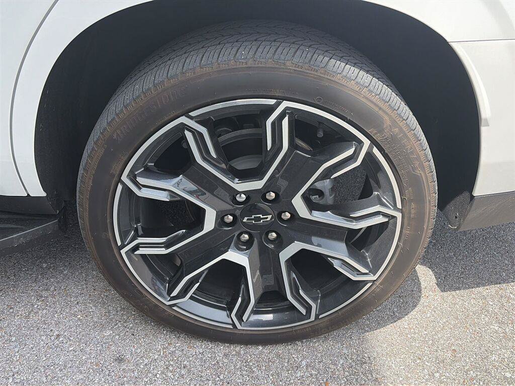 Used 2025 Chevrolet Tahoe RST w/ RST Capability Package AWD/4WD image 14