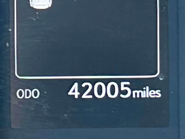 Used 2023 Lexus GX 460 Premium w/ Premium Package image 29