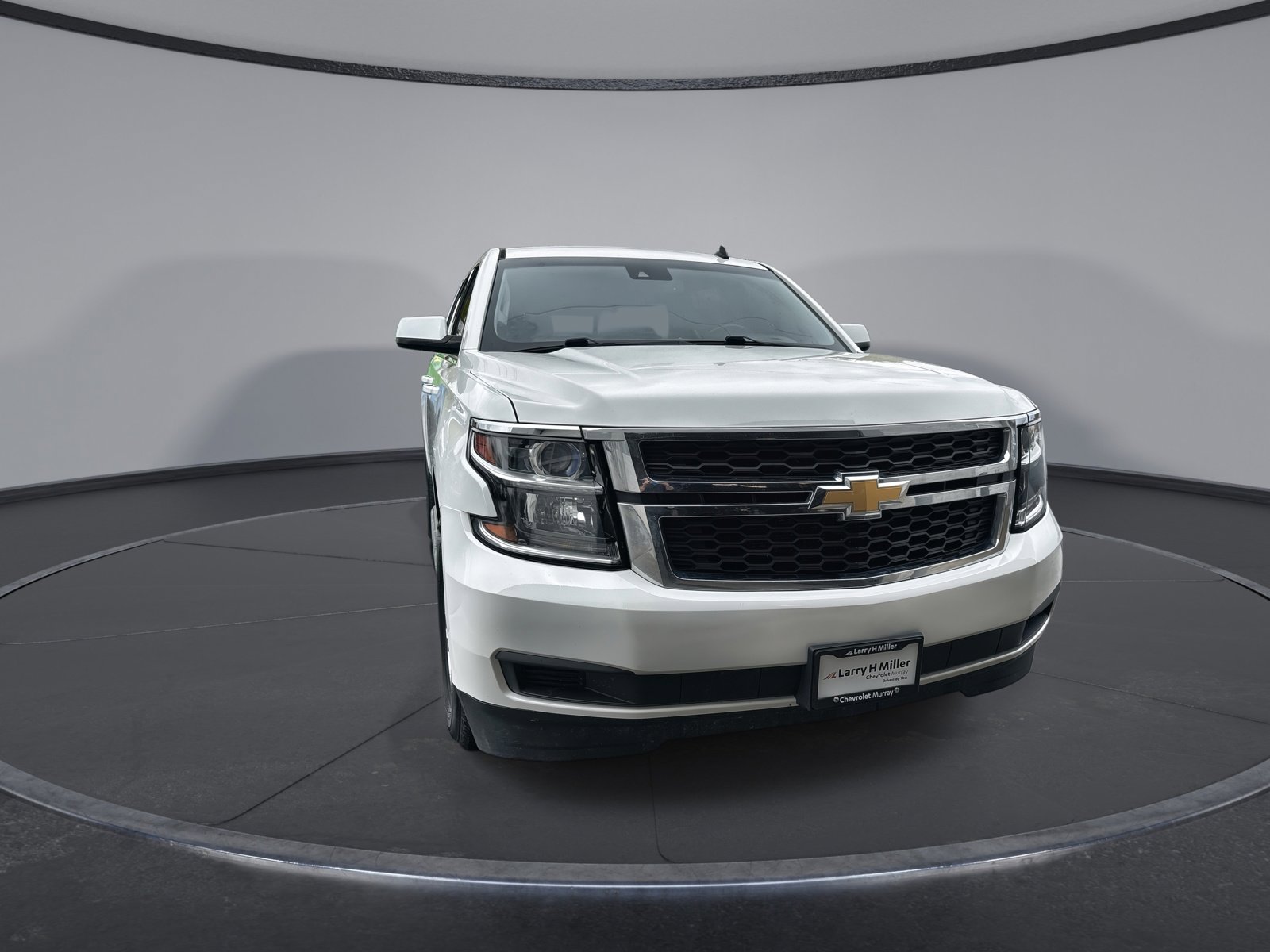 Used 2015 Chevrolet Suburban LT image 2