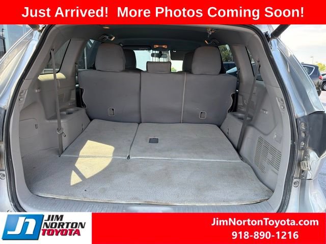 Used 2015 Toyota Highlander Plus FWD image 6
