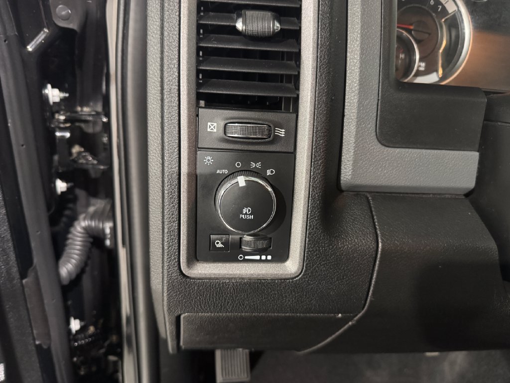 Used 2019 RAM 1500 Express w/ Wheel & Sound Group AWD/4WD image 33
