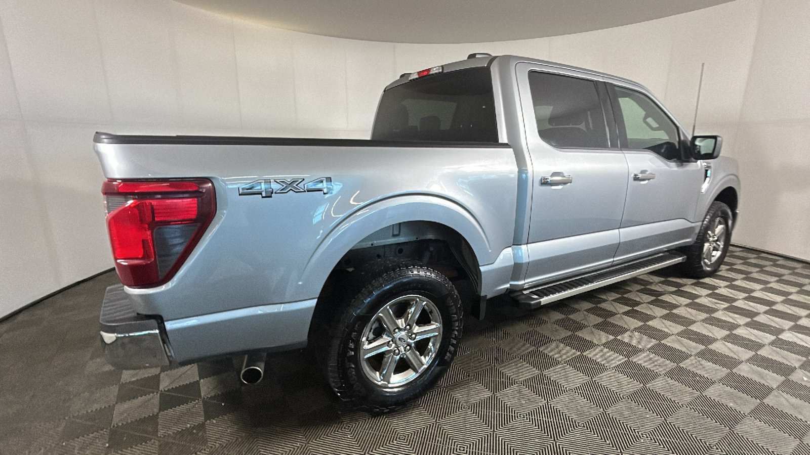Used 2025 Ford F150 XLT w/ Equipment Group 301A Standard AWD/4WD image 3