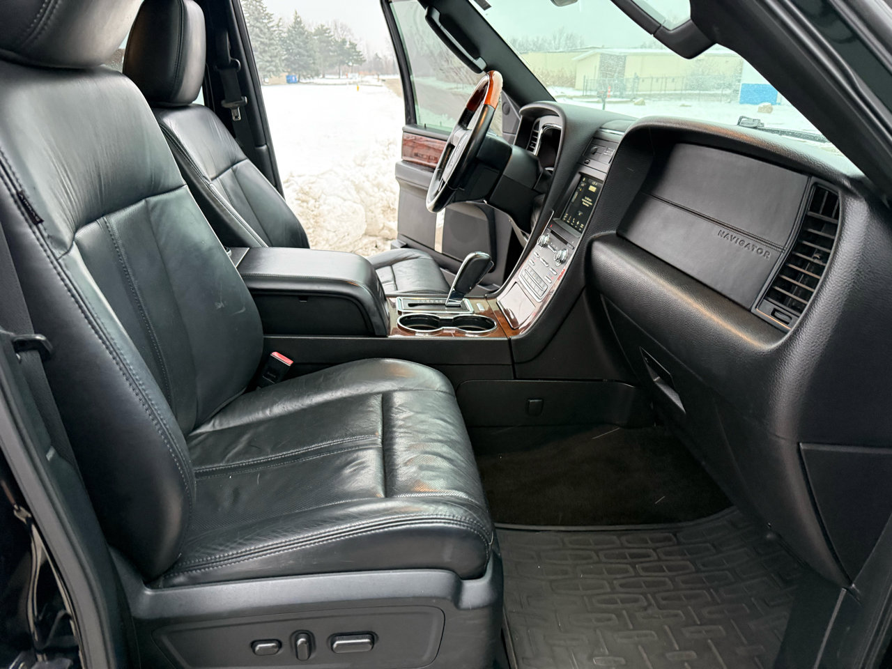 Used 2016 Lincoln Navigator Select image 33