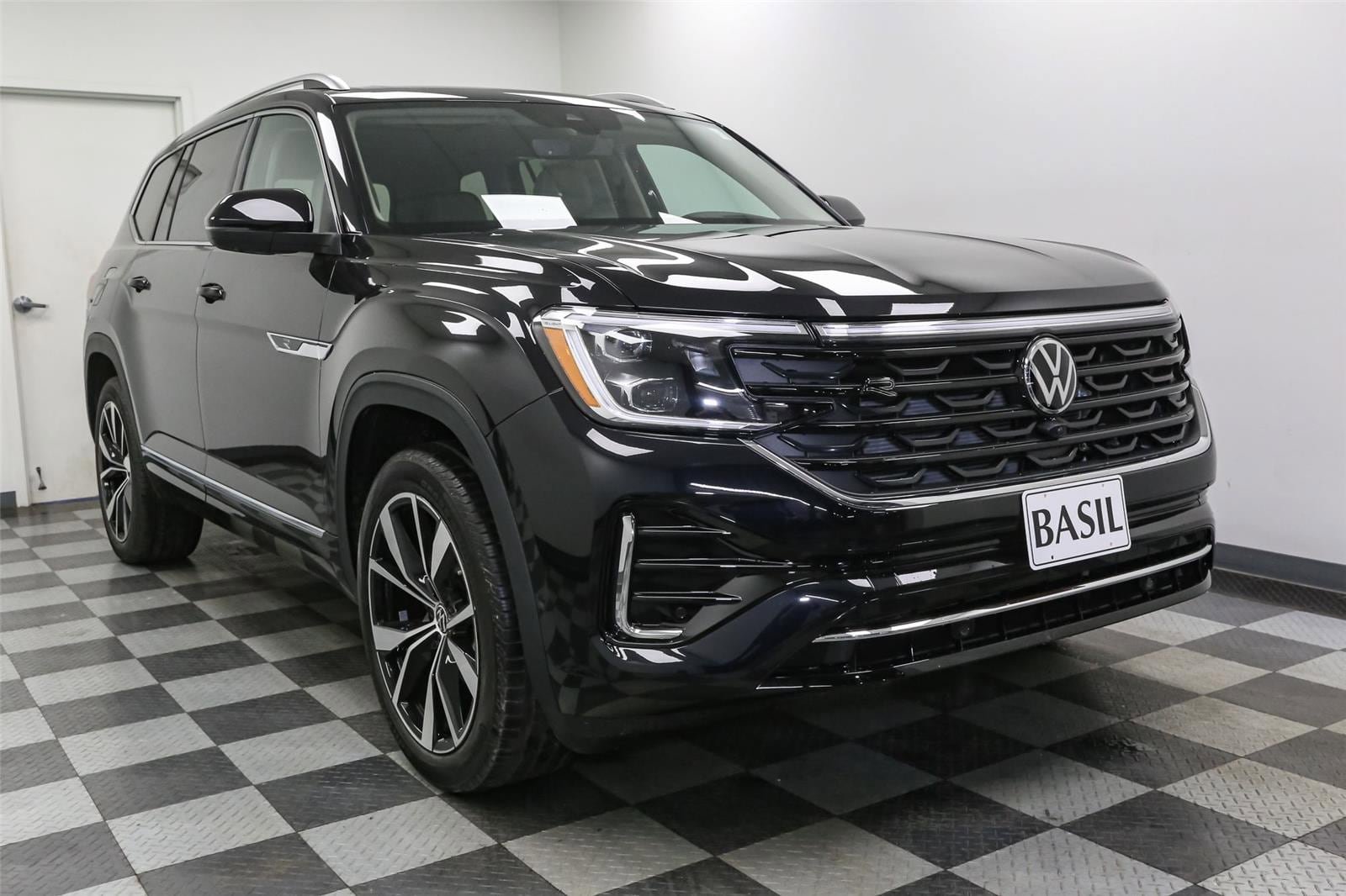 New 2026 Volkswagen Atlas SEL Premium R-Line AWD/4WD image 2