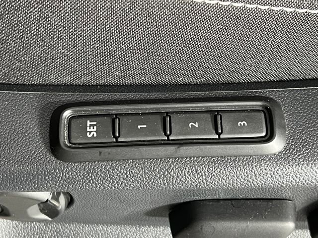 Used 2024 Volkswagen Tiguan SEL R-Line image 23