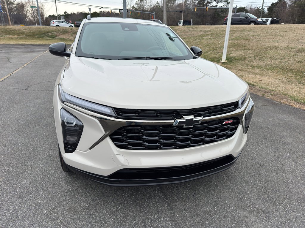 New 2026 Chevrolet Trax RS w/ Sunroof Package image 2