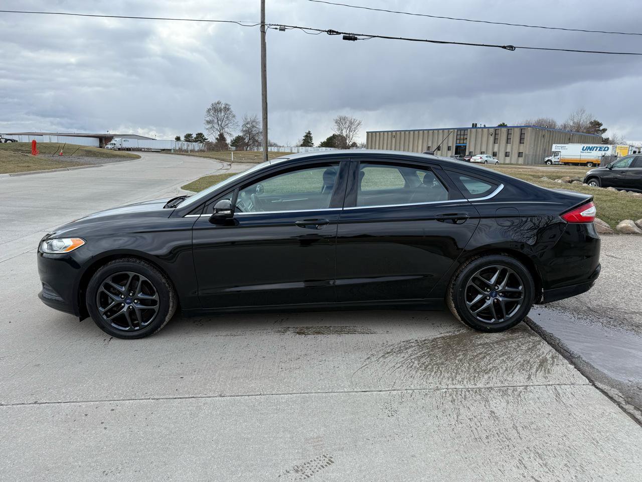 Used 2016 Ford Fusion SE FWD image 8
