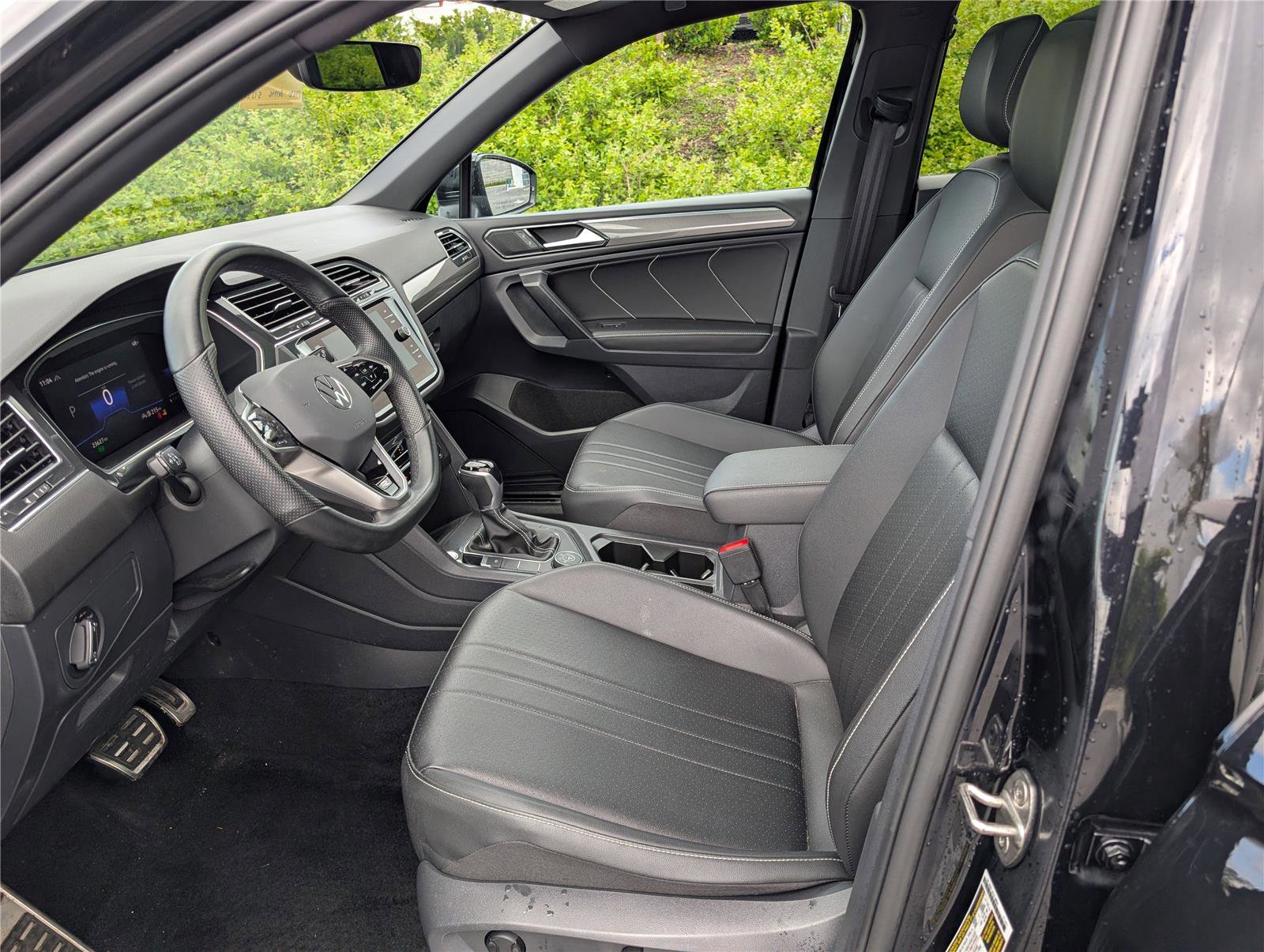 Used 2023 Volkswagen Tiguan SE R-Line AWD/4WD image 15