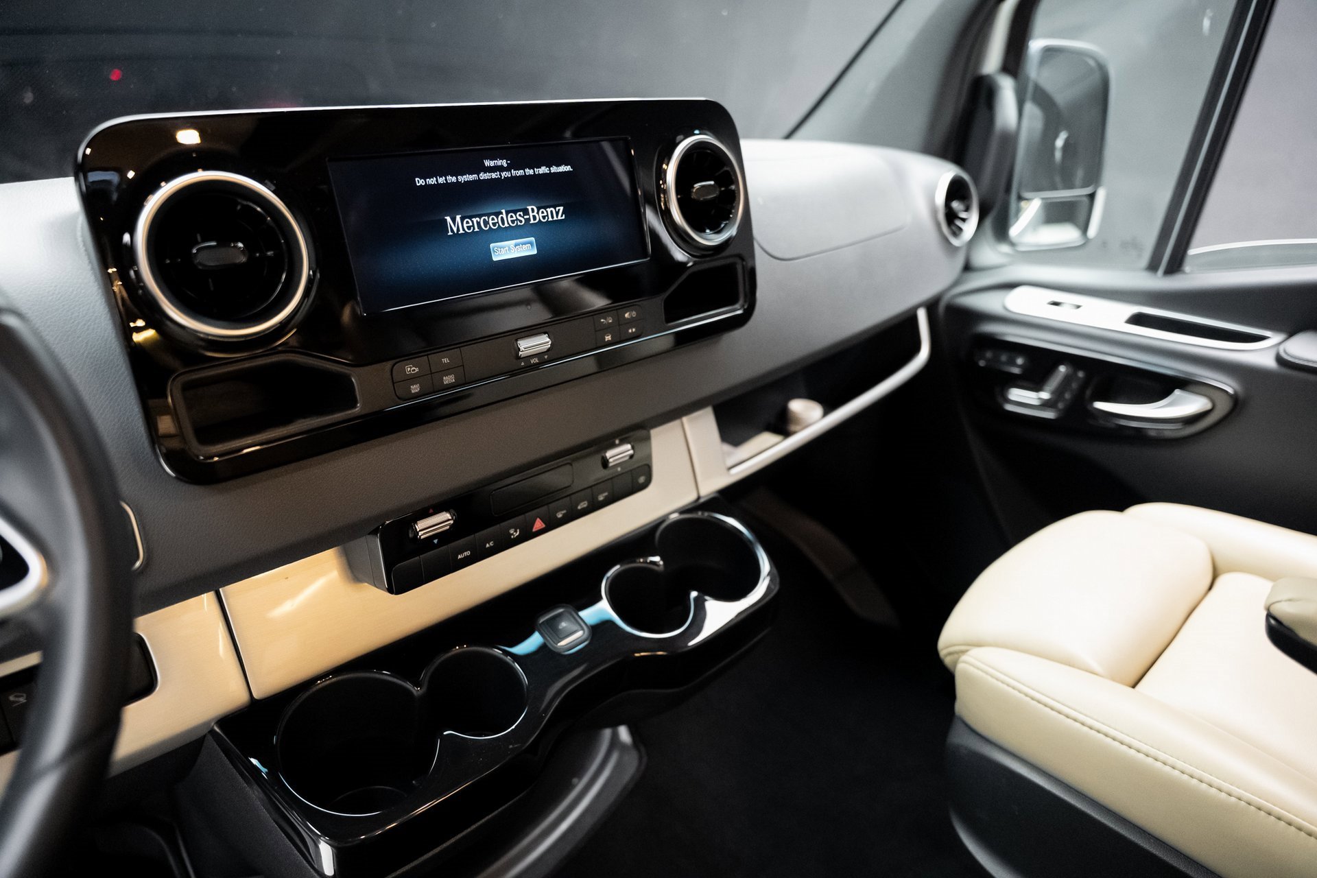 Used 2022 Mercedes-Benz Sprinter 144 Cargo image 42